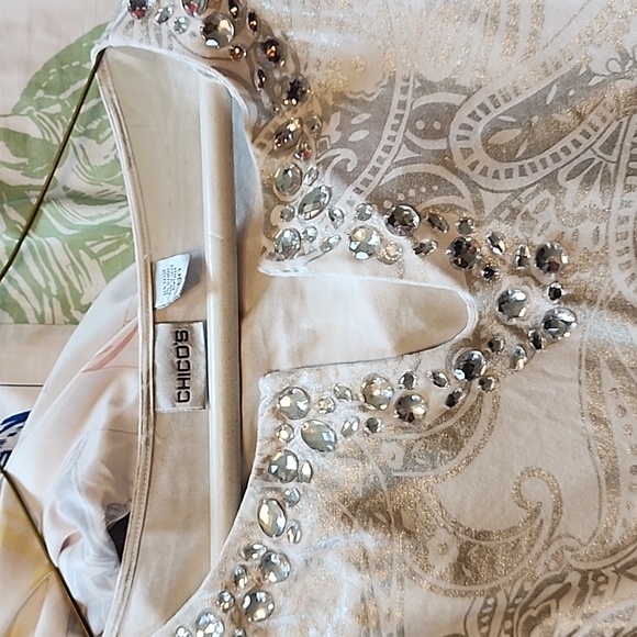 Chicos white & silver beaded top, XL, EUC, stretchy, Chico size 3 - Picture 2 of 4